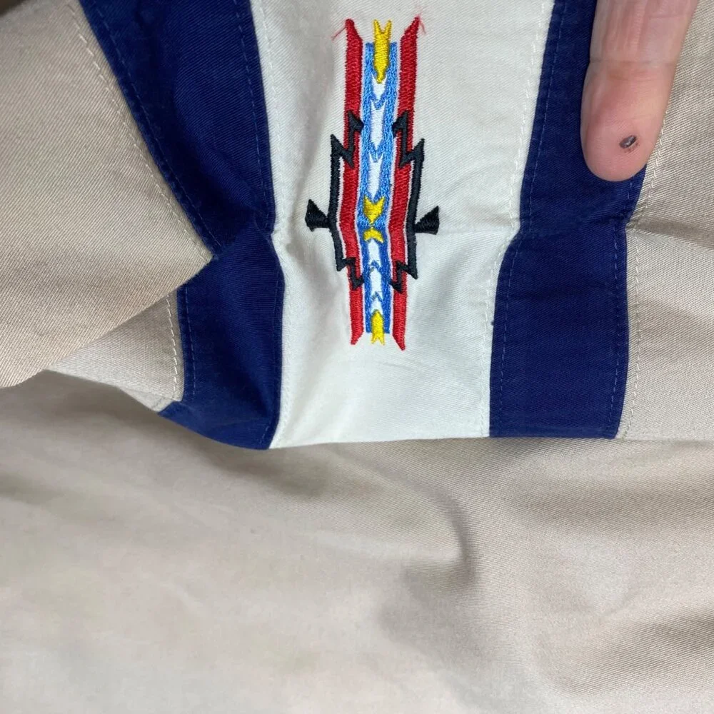 VTG Wrangler Beige/Blue Color block Embroidered southwestern Snap shirt XL - Picture 6 of 9
